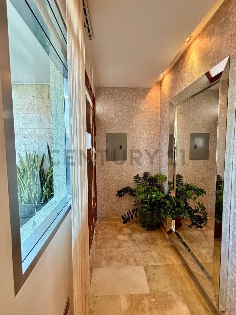 En venta hermoso Townhouse en Lake Village Lecheria - 2