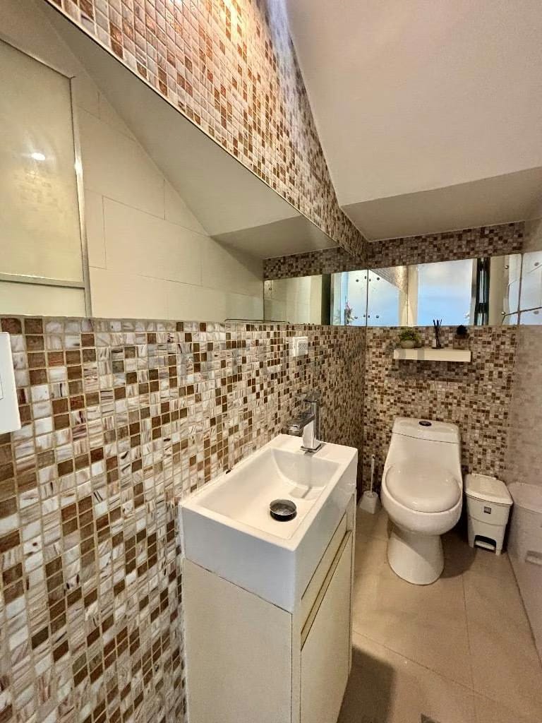 En venta hermoso Townhouse en Lake Village Lecheria - 10