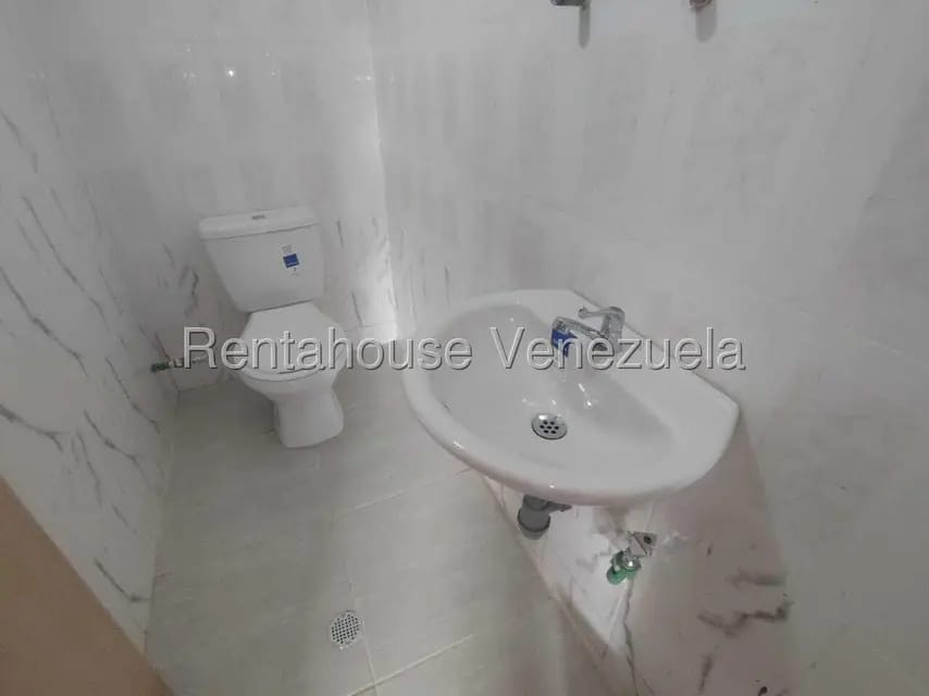 Comercial (Local Comercial) en Alquiler en Valle Hondo, Lara - 10