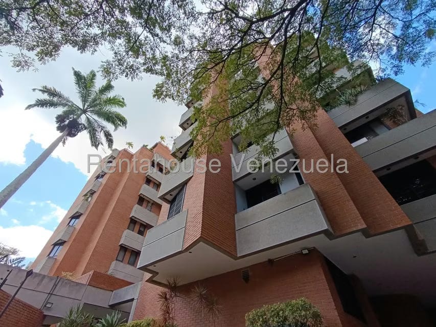 Apartamento (1 Nivel) en Alquiler en Campo Alegre, Distrito Metropolitano - 2
