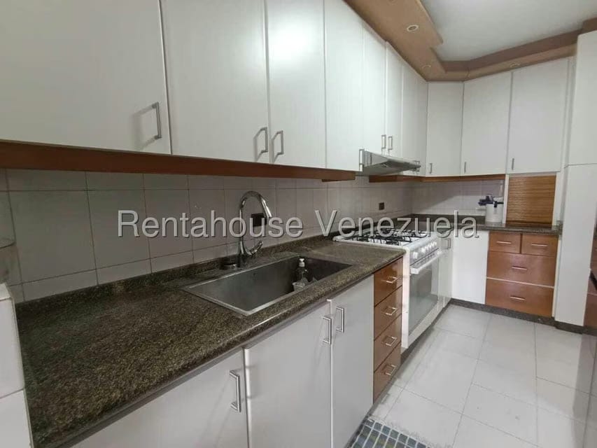 Apartamento (1 Nivel) en Alquiler en Campo Alegre, Distrito Metropolitano - 16
