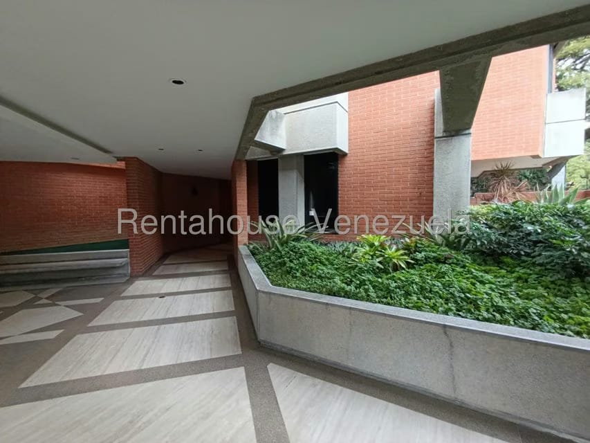Apartamento (1 Nivel) en Alquiler en Campo Alegre, Distrito Metropolitano - 3