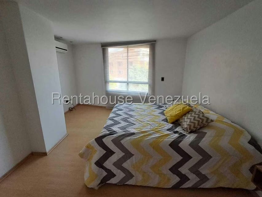 Apartamento (1 Nivel) en Alquiler en Campo Alegre, Distrito Metropolitano - 24