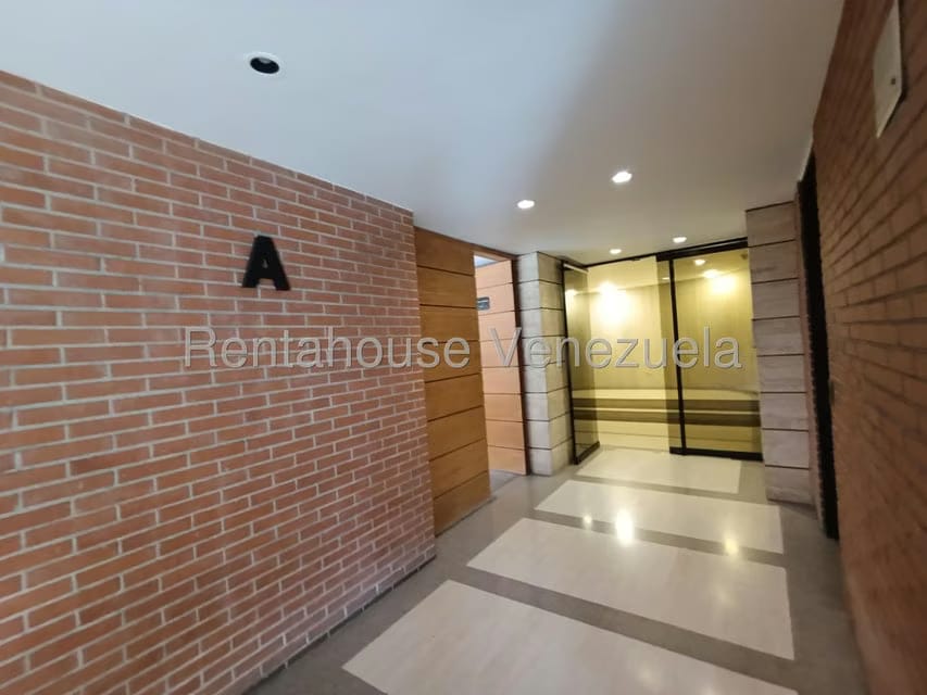 Apartamento (1 Nivel) en Alquiler en Campo Alegre, Distrito Metropolitano - 4