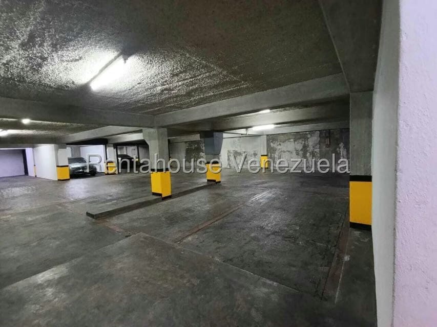 Apartamento (1 Nivel) en Alquiler en Campo Alegre, Distrito Metropolitano - 37