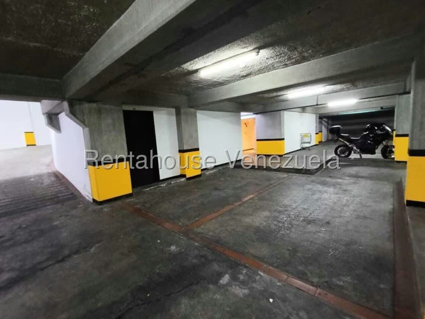 Apartamento (1 Nivel) en Alquiler en Campo Alegre, Distrito Metropolitano - 38