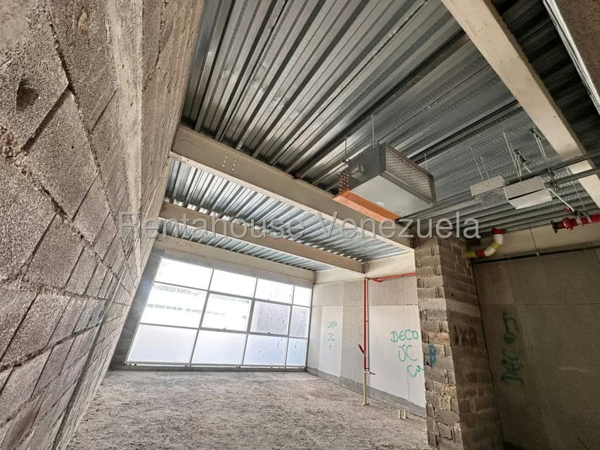 Comercial (Oficina) en Venta en Cerro Verde, Distrito Metropolitano - 19