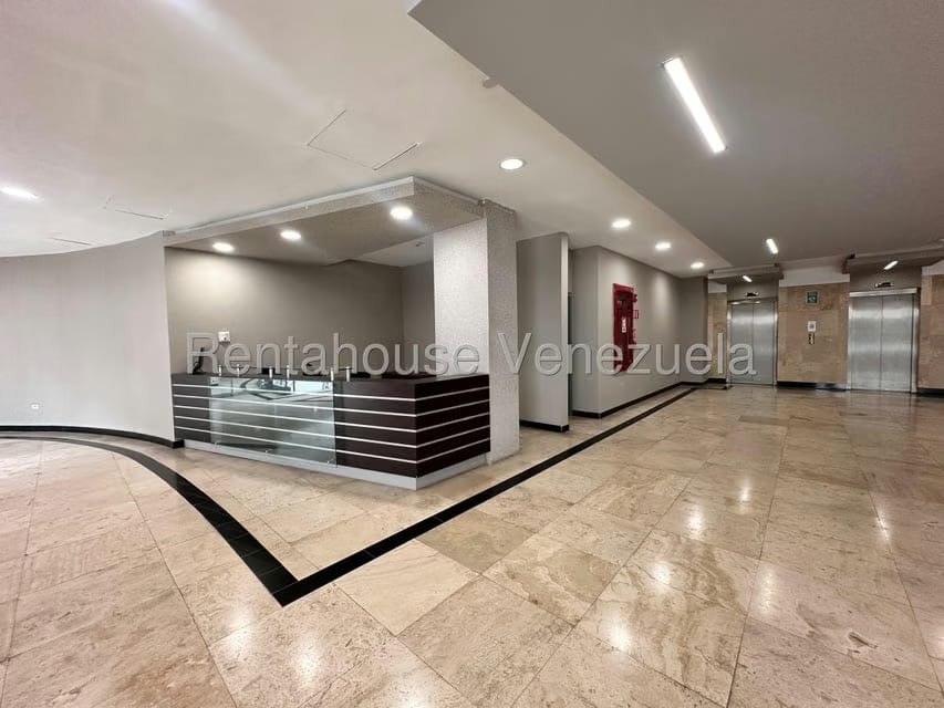 Comercial (Oficina) en Venta en Cerro Verde, Distrito Metropolitano - 9