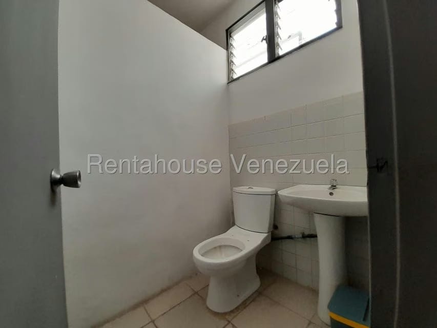 Comercial (Consultorio Medico) en Alquiler en Centro, Lara - 9