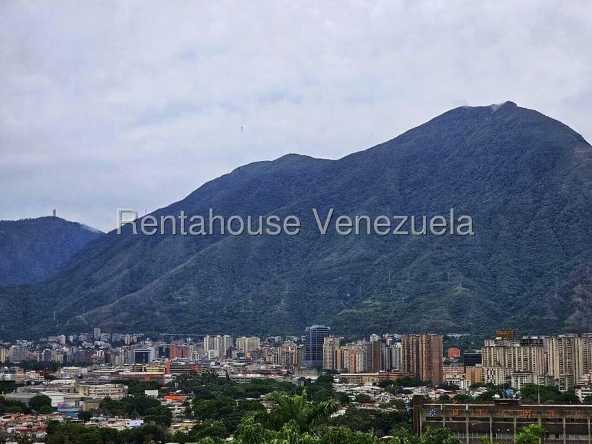 Casa (Multipes Niveles) en Venta en Colinas de La California, Distrito Metropolitano - 39