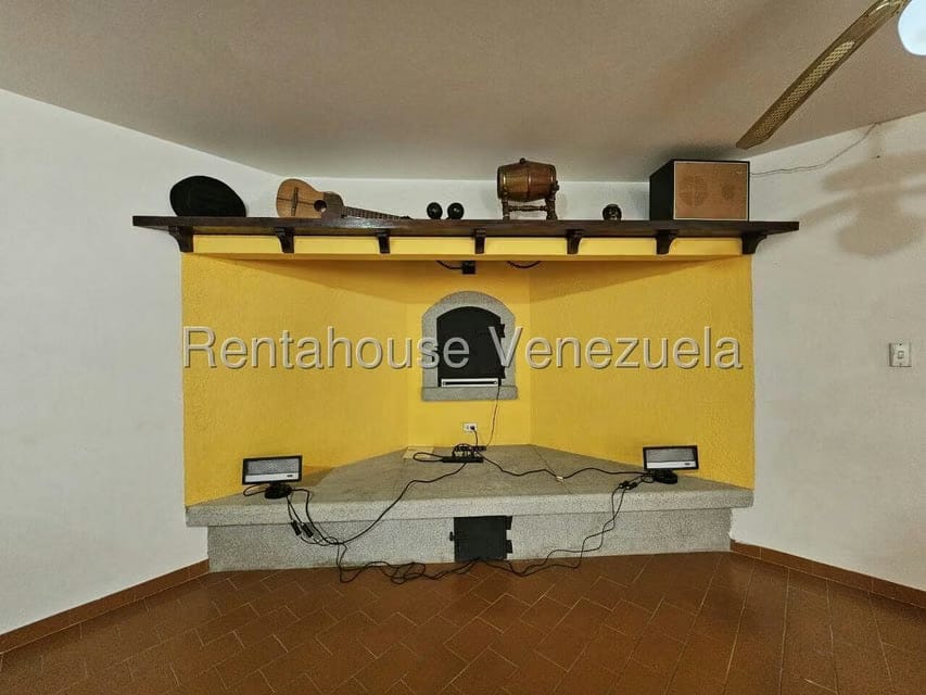 Casa (Multipes Niveles) en Venta en Colinas de La California, Distrito Metropolitano - 57