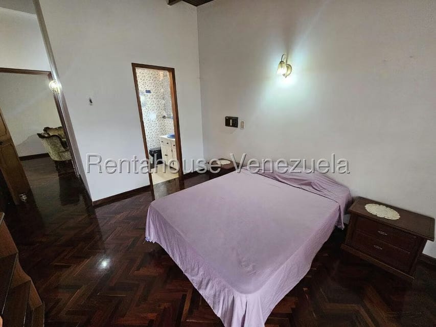 Casa (Multipes Niveles) en Venta en Colinas de La California, Distrito Metropolitano - 91