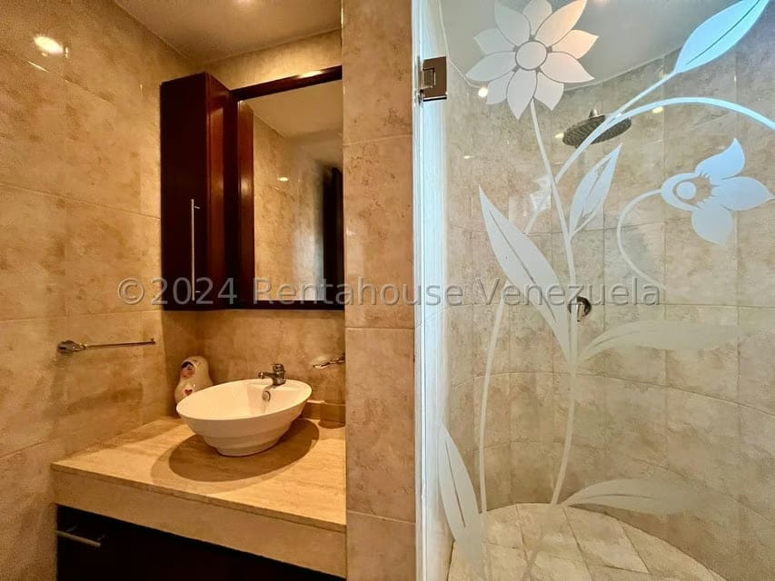 Apartamento (Multiples Niveles) en Venta en Solar del Hatillo, Distrito Metropolitano - 52