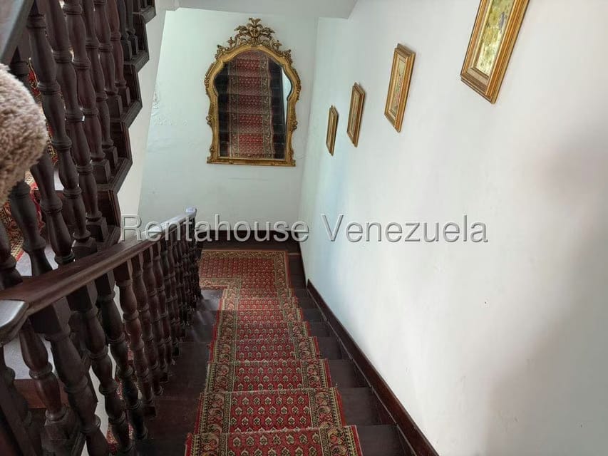 Casa (Multipes Niveles) en Venta en Cumbres de Curumo, Distrito Metropolitano - 17