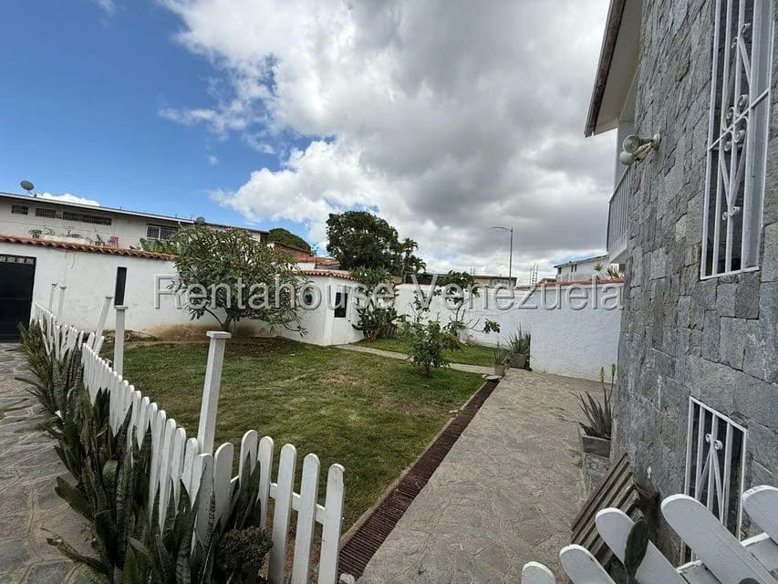 Casa (Multipes Niveles) en Venta en Cumbres de Curumo, Distrito Metropolitano - 18