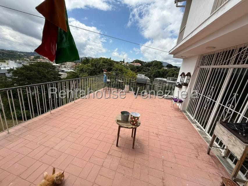 Casa (Multipes Niveles) en Venta en Cumbres de Curumo, Distrito Metropolitano - 23
