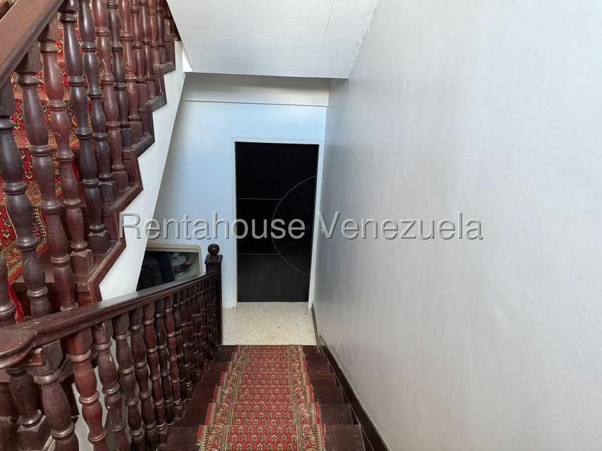 Casa (Multipes Niveles) en Venta en Cumbres de Curumo, Distrito Metropolitano - 10