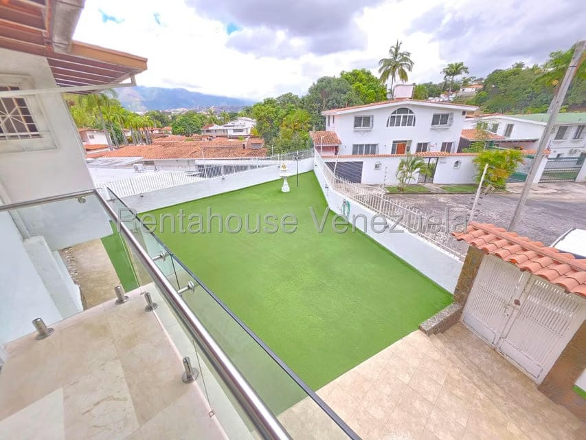 Casa (Duplex) en Venta en Macaracuay, Distrito Metropolitano - 2