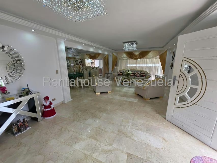 Casa (Duplex) en Venta en Macaracuay, Distrito Metropolitano - 5