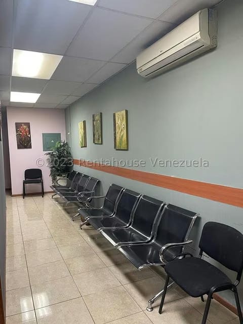 Comercial (Consultorio Medico) en Venta en El Castillejo, Miranda - 3