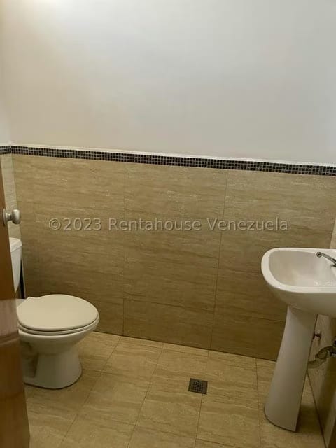 Comercial (Consultorio Medico) en Venta en El Castillejo, Miranda - 10