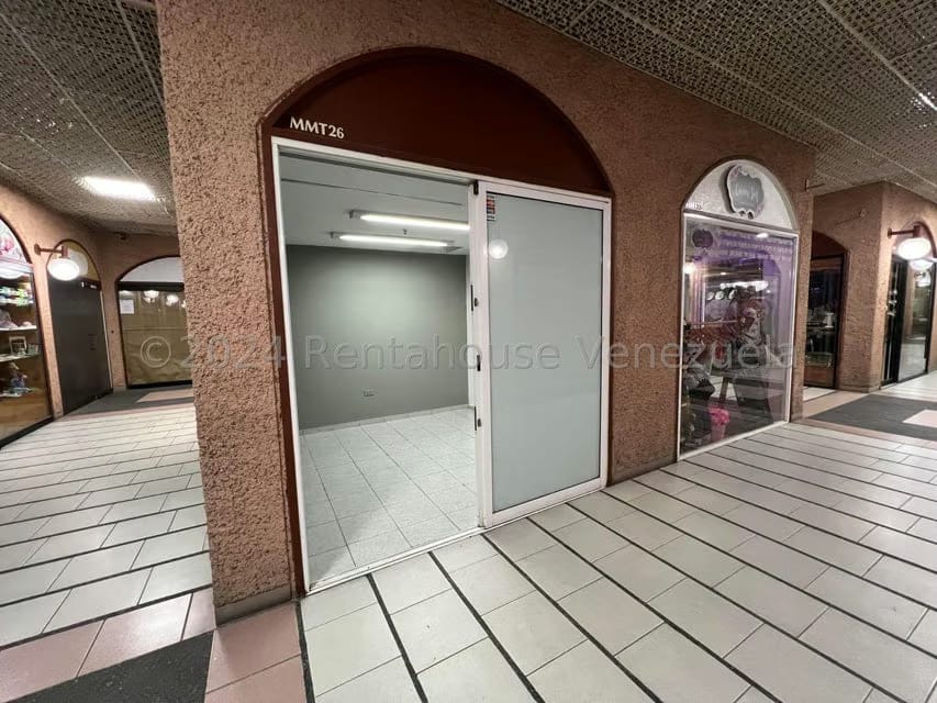 Comercial (Local Comercial) en Alquiler en Prados del Este, Distrito Metropolitano - 4