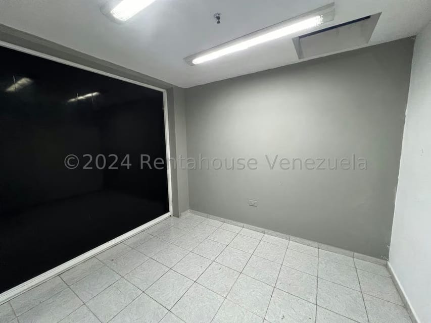 Comercial (Local Comercial) en Alquiler en Prados del Este, Distrito Metropolitano - 9