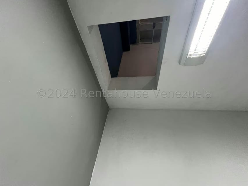 Comercial (Local Comercial) en Alquiler en Prados del Este, Distrito Metropolitano - 10