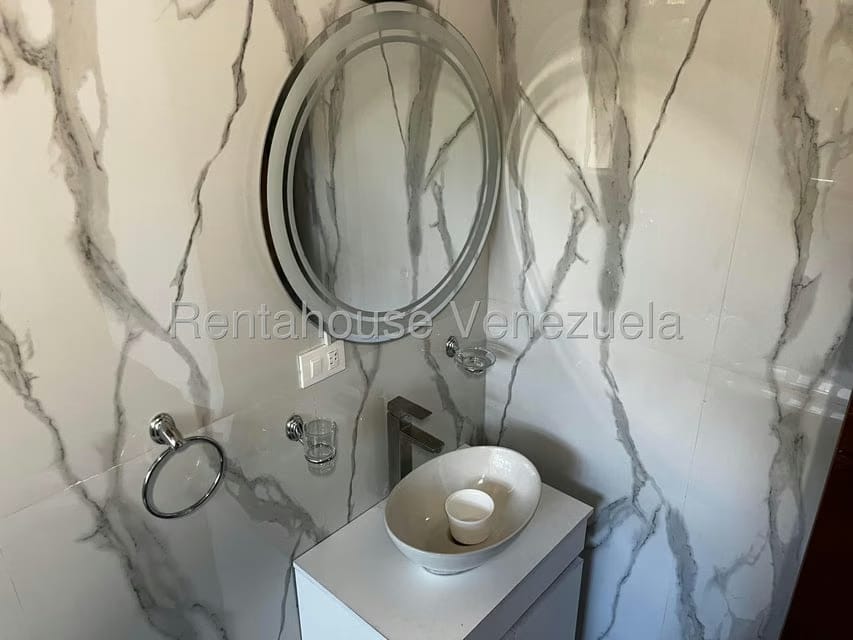 Casa (Multipes Niveles) en Venta en El Marques, Distrito Metropolitano - 28