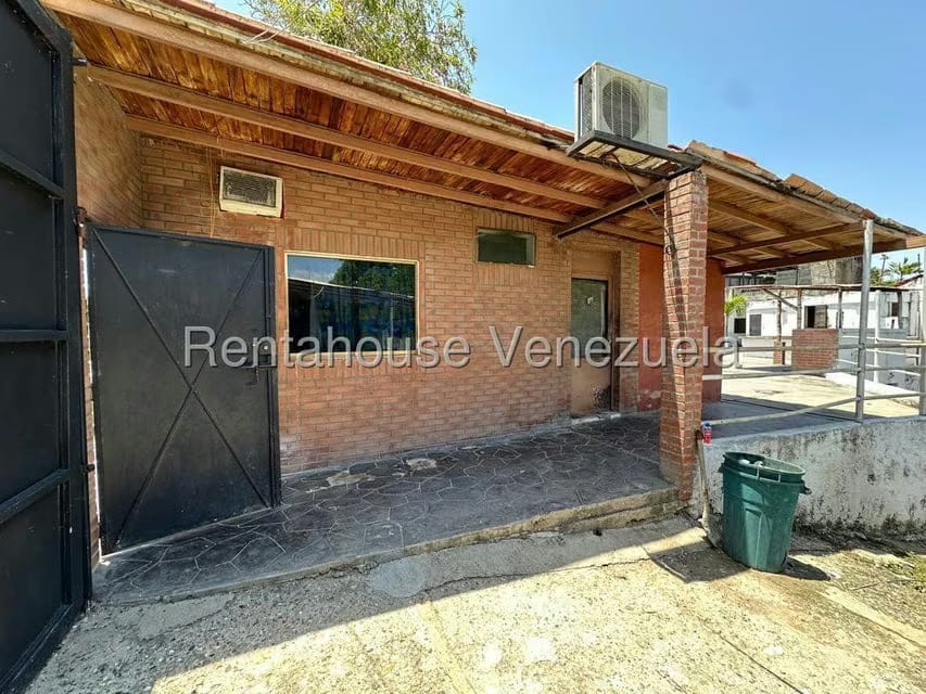 Comercial (Posada) en Venta en Los Canales de Rio Chico, Miranda - 2
