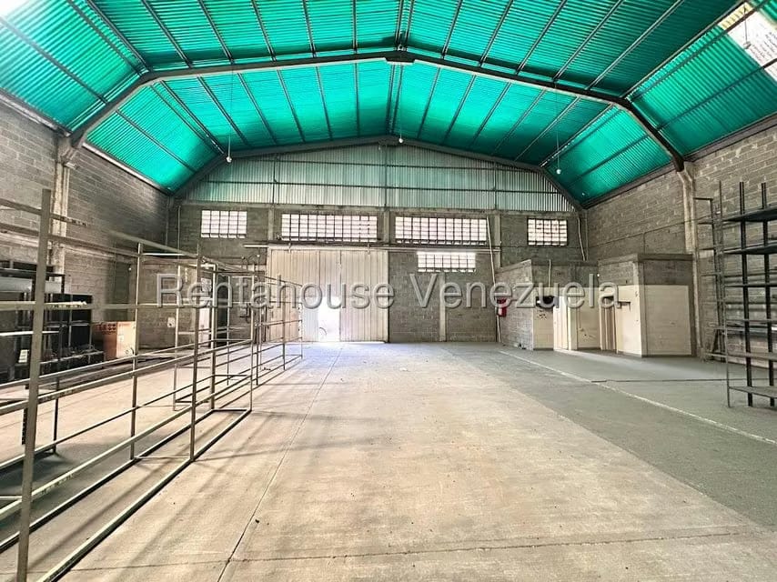Comercial (Galpon - Deposito) en Alquiler en Zona Industrial 2, Lara - 4