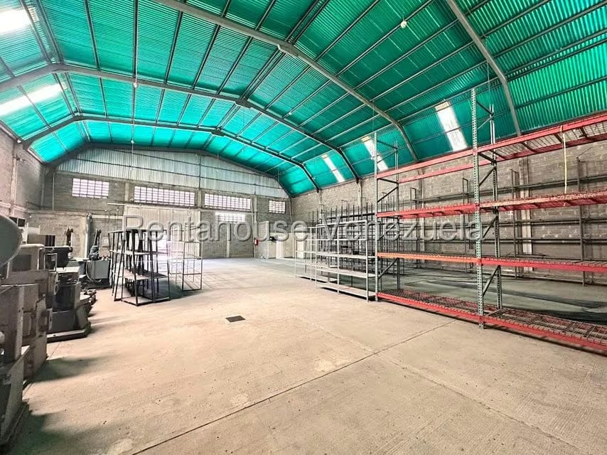 Comercial (Galpon - Deposito) en Alquiler en Zona Industrial 2, Lara - 5