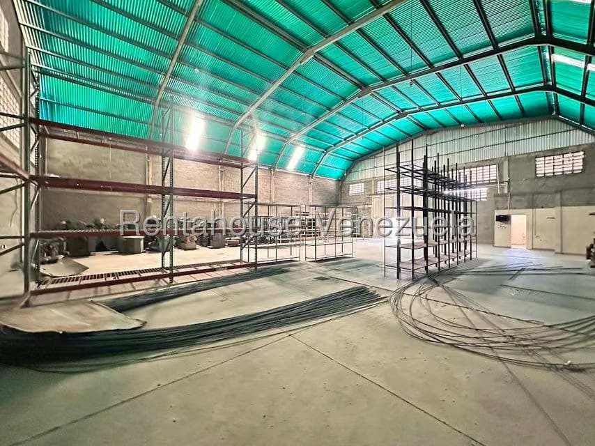 Comercial (Galpon - Deposito) en Alquiler en Zona Industrial 2, Lara - 6