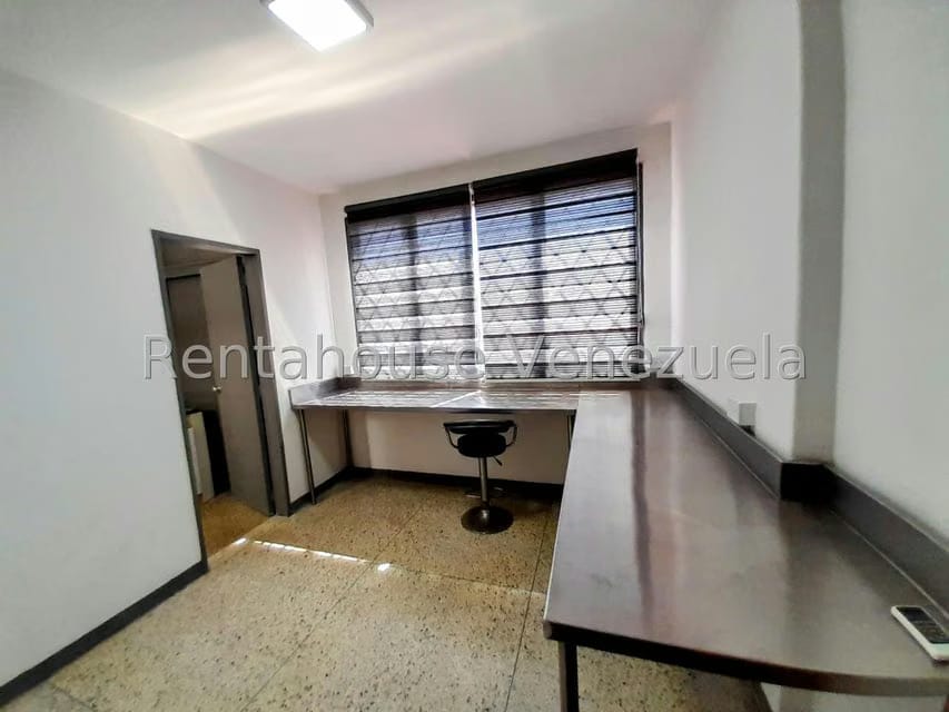 Comercial (Consultorio Medico) en Alquiler en Centro, Lara - 8