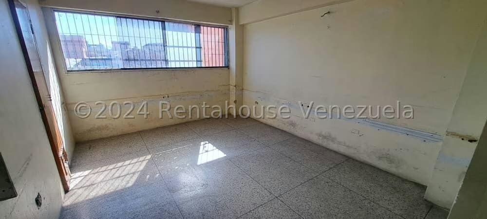 Comercial (Local Comercial) en Venta en Catia, Distrito Metropolitano - 4