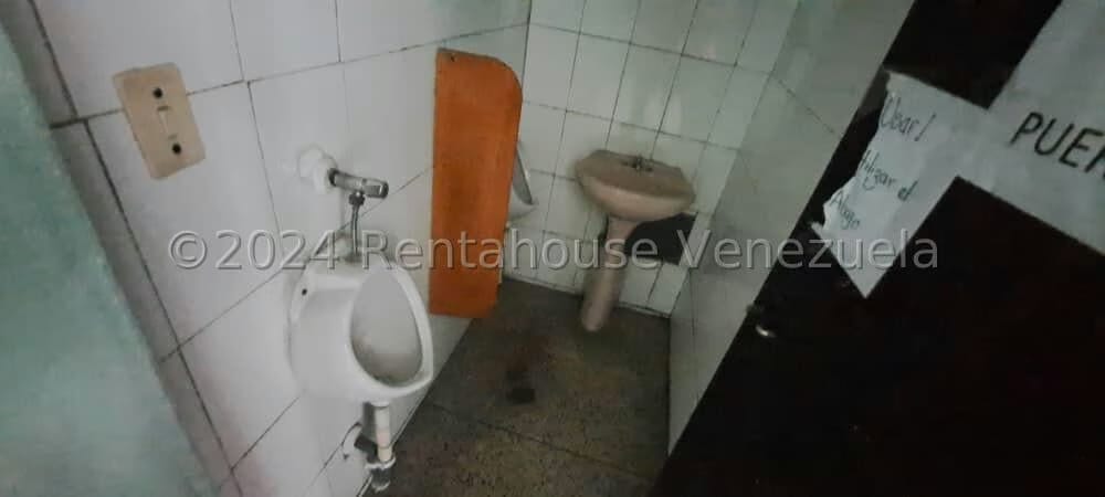 Comercial (Local Comercial) en Venta en Catia, Distrito Metropolitano - 54