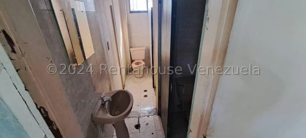 Comercial (Local Comercial) en Venta en Catia, Distrito Metropolitano - 58