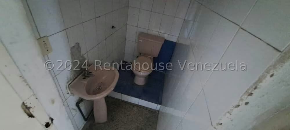 Comercial (Local Comercial) en Venta en Catia, Distrito Metropolitano - 64