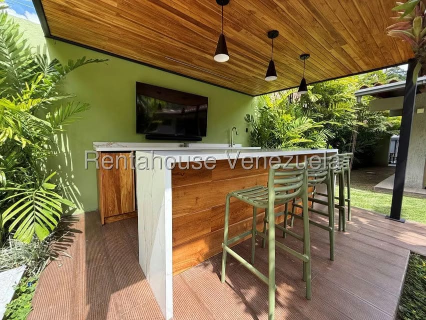 Casa (Duplex) en Venta en Colinas del Tamanaco, Distrito Metropolitano - 23