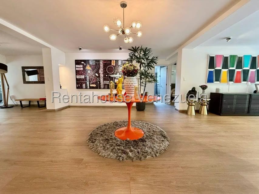 Casa (Duplex) en Venta en Colinas del Tamanaco, Distrito Metropolitano - 4