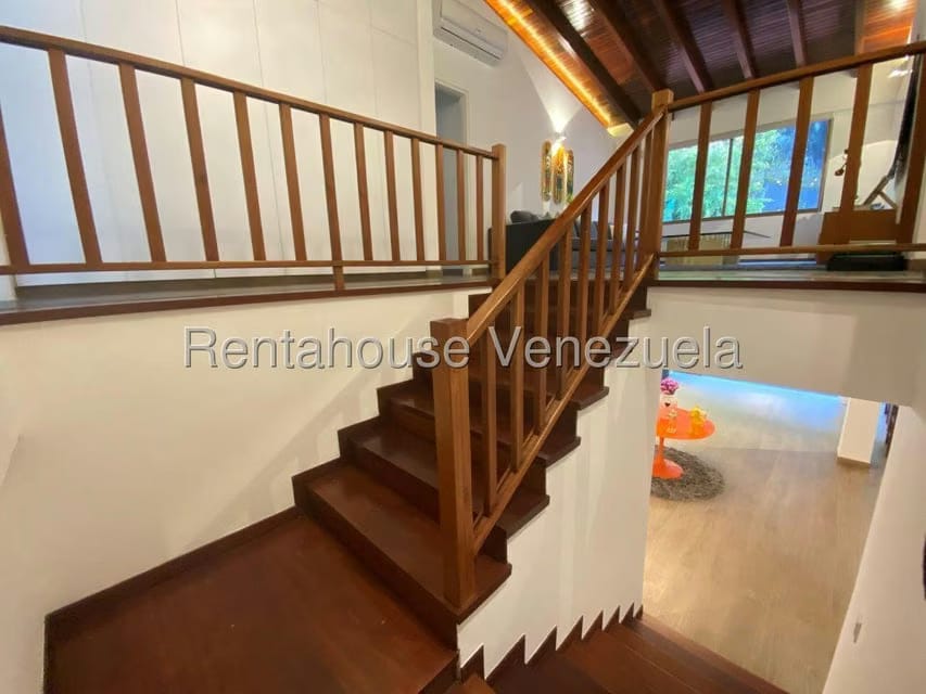 Casa (Duplex) en Venta en Colinas del Tamanaco, Distrito Metropolitano - 32