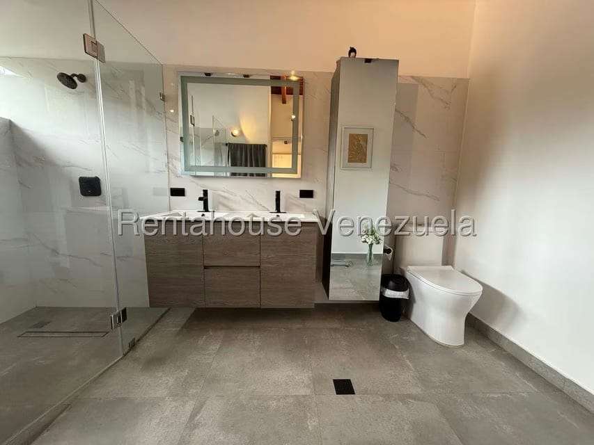 Casa (Duplex) en Venta en Colinas del Tamanaco, Distrito Metropolitano - 37