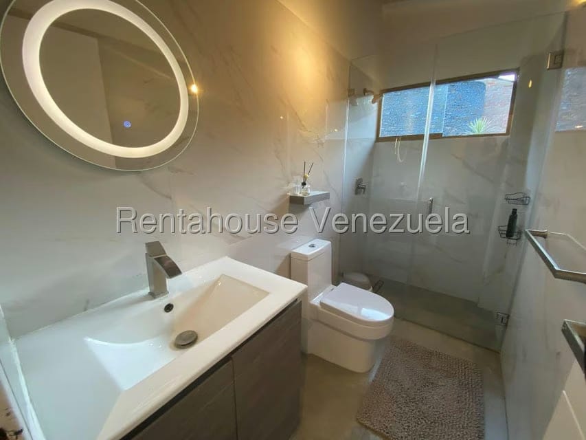 Casa (Duplex) en Venta en Colinas del Tamanaco, Distrito Metropolitano - 38