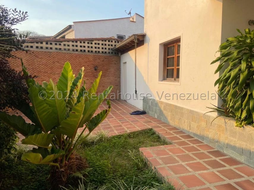 Casa (Multipes Niveles) en Venta en Los Samanes, Distrito Metropolitano - 3