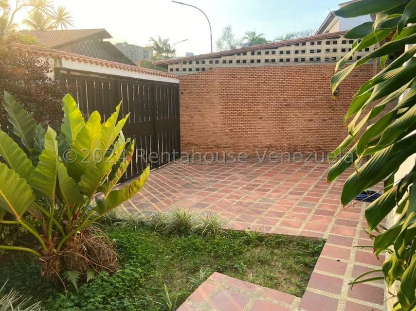 Casa (Multipes Niveles) en Venta en Los Samanes, Distrito Metropolitano - 4
