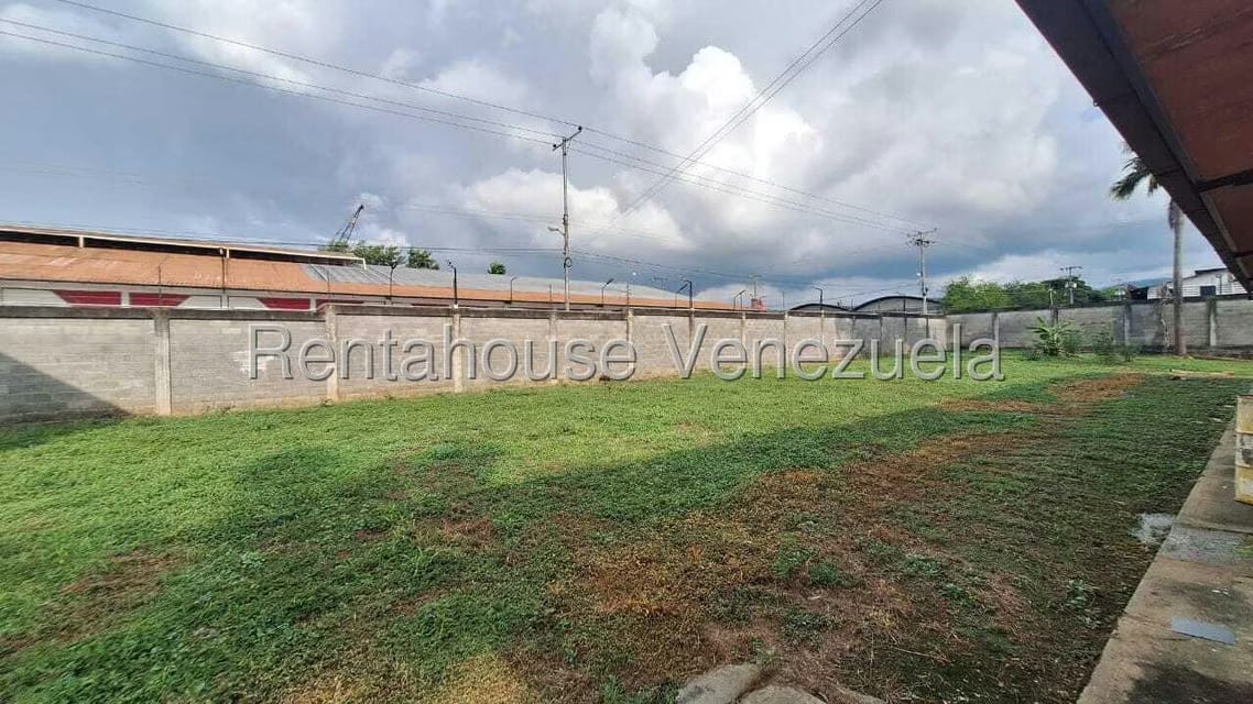 Comercial (Galpon - Deposito) en Alquiler en Avenida Bolivar, Merida - 26