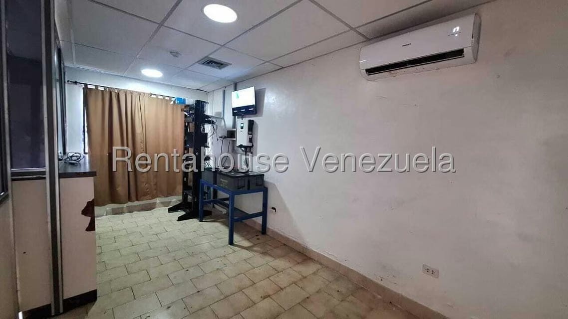 Comercial (Galpon - Deposito) en Alquiler en Avenida Bolivar, Merida - 41