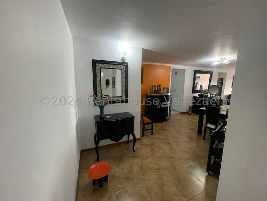 Apartamento (1 Nivel) en Alquiler en Colinas de La Tahona, Distrito Metropolitano - 12