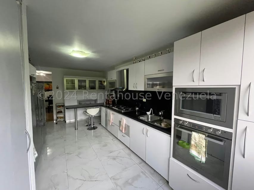 Apartamento (1 Nivel) en Alquiler en Colinas de La Tahona, Distrito Metropolitano - 19