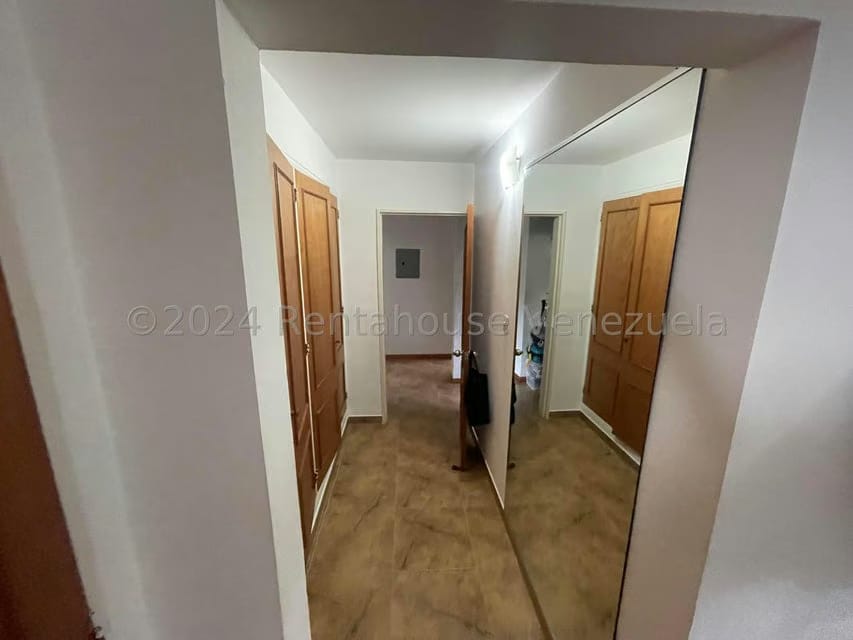 Apartamento (1 Nivel) en Alquiler en Colinas de La Tahona, Distrito Metropolitano - 22